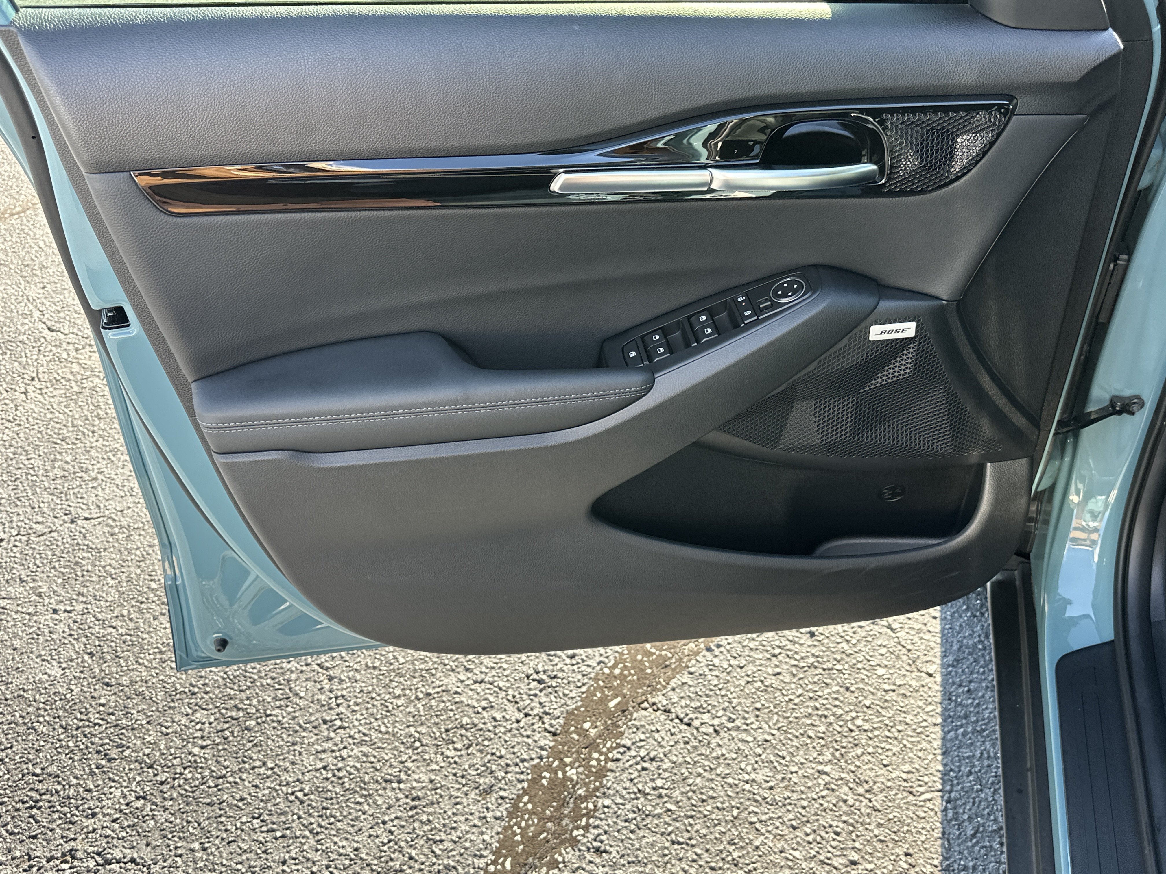 Used 2024 Pluton Blue/Black Roof Kia SX image 11