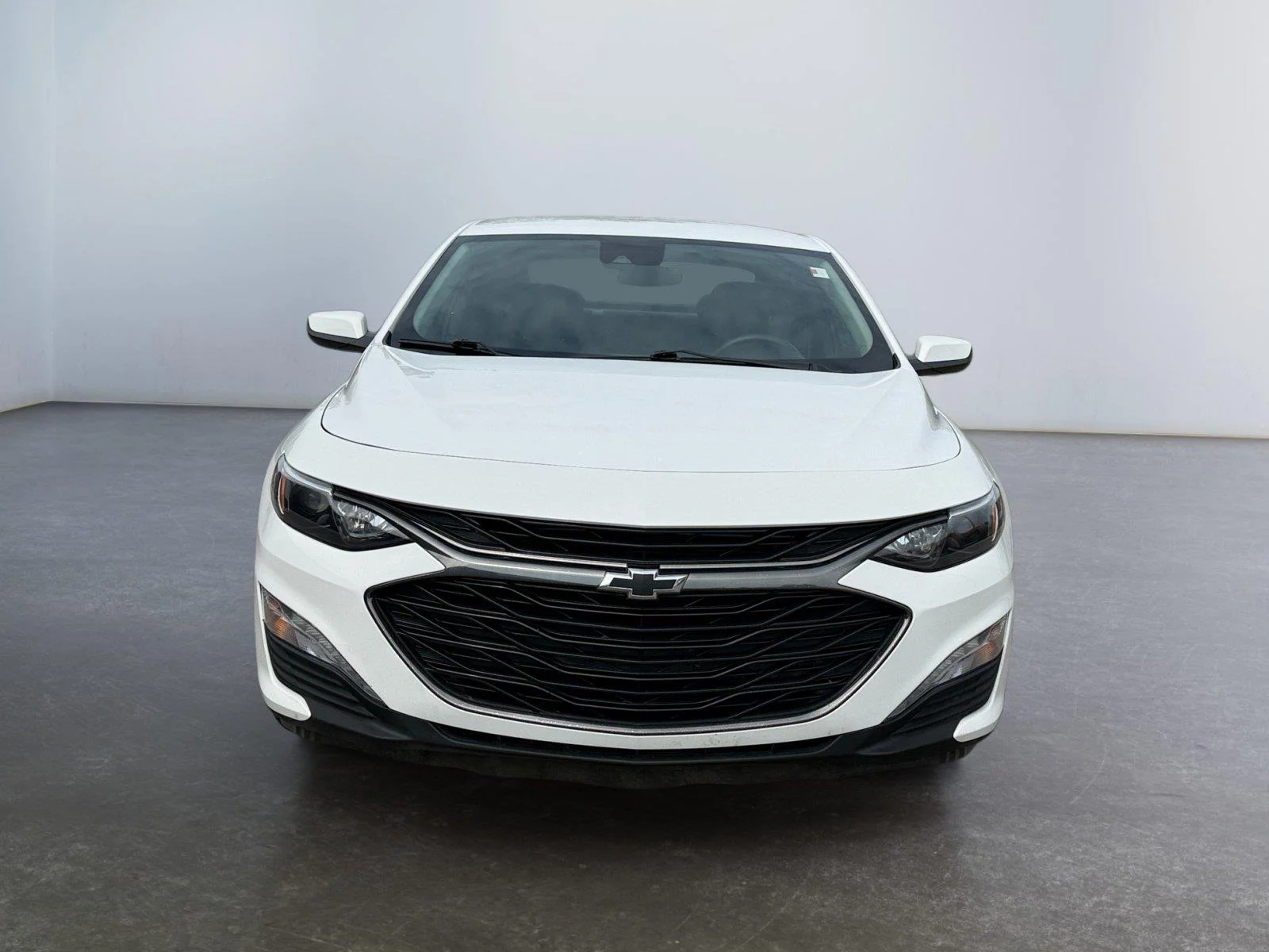 Used 2024 Summit White Chevrolet 1LT image 8