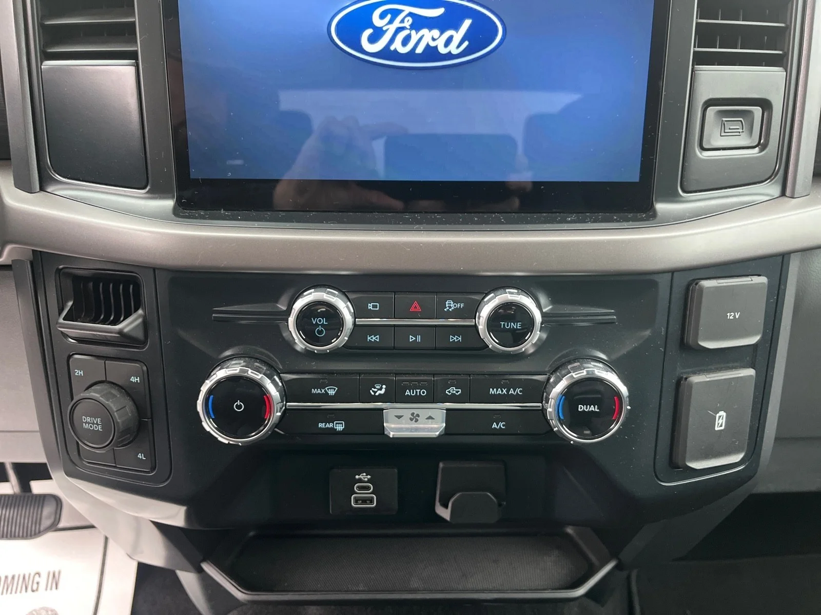 Used 2025 White Ford XLT image 18