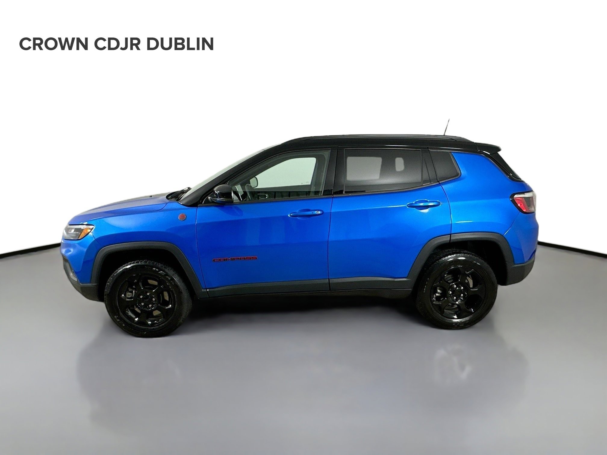 Used 2024 Hydro Blue Pearlcoat Jeep Trailhawk image 8