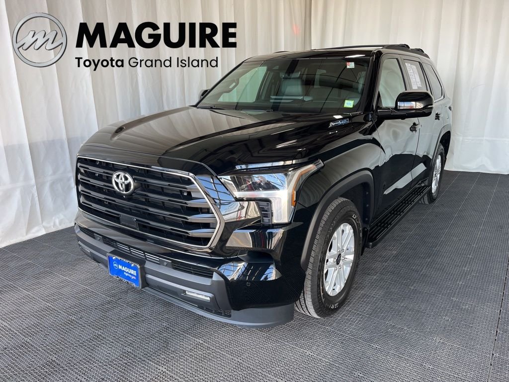 2026 Toyota Sequoia SR5 4WD i-FORCE MAX Hybrid's photo
