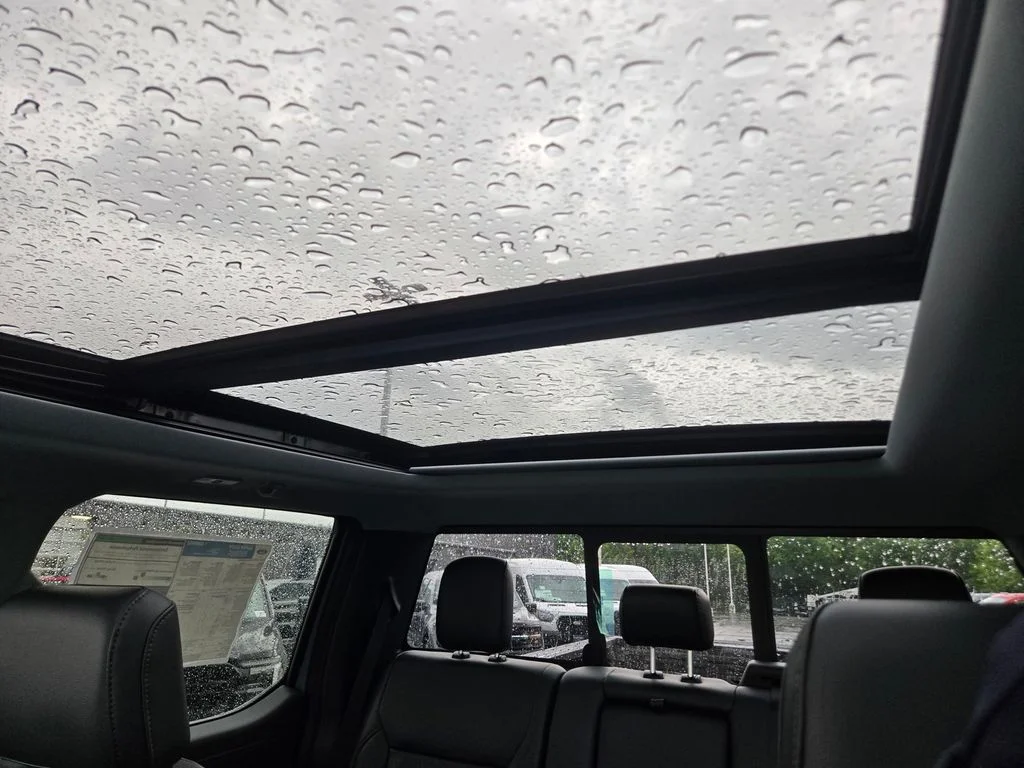 New 2026 Glacier Gray Metallic Tri-Coat Ford F-250® Lariat® image 12