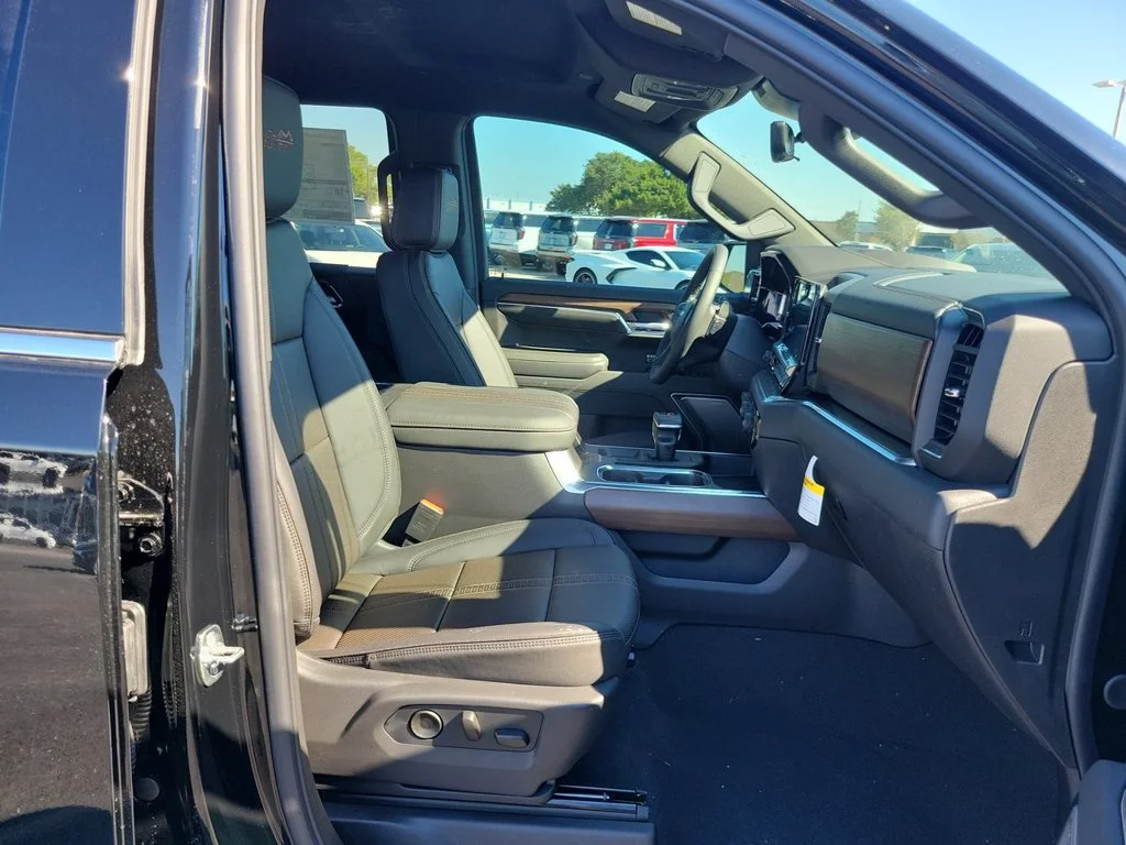 New 2026 Black Chevrolet High Country image 28