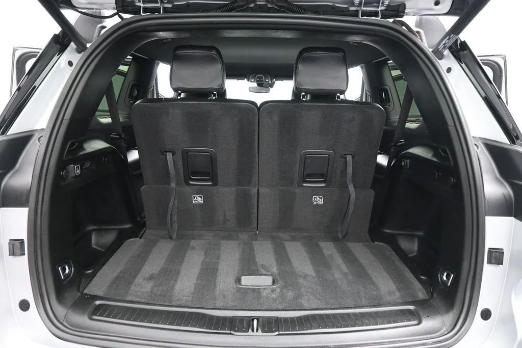 Certified Used 2021 Silver Jeep Altitude image 19