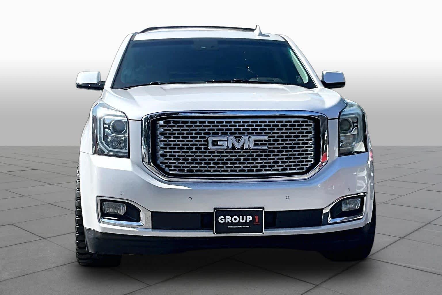 Used 2016 White Frost Tricoat GMC Denali image 4