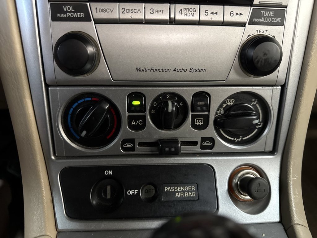 Used 2004 Emerald Mica Mazda Base image 23