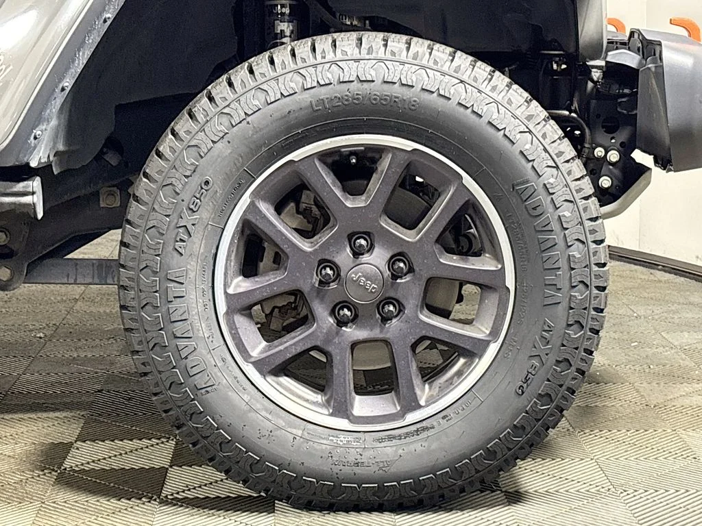 Used 2021 Gray Jeep Mojave image 23