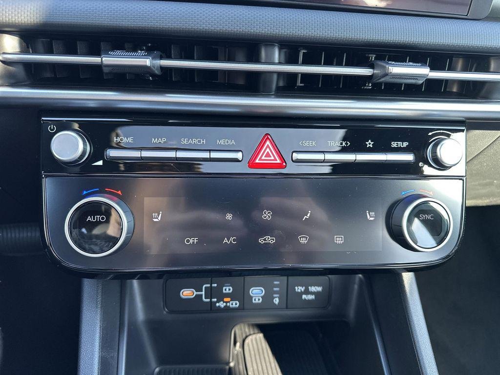 New 2026 Atlas White Hyundai SEL Activity FWD image 18