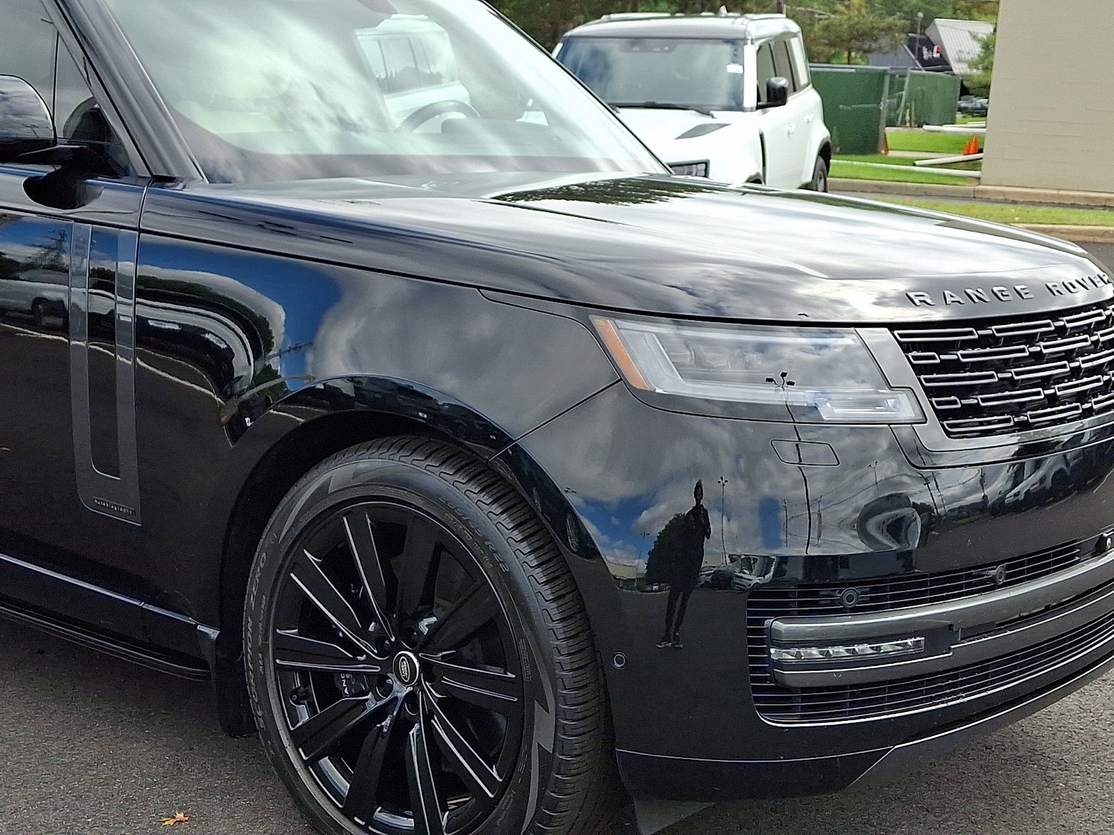 Certified Used 2025 Santorini Black Metallic   1Ag Land Rover Autobiography image 13
