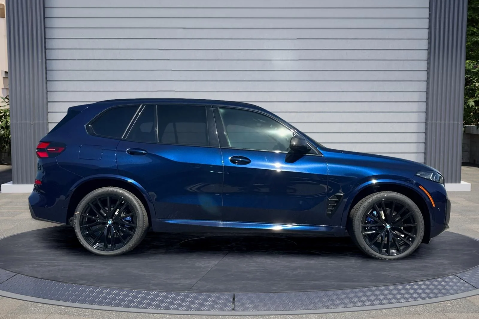 New 2026 Blue BMW xDrive40i image 3