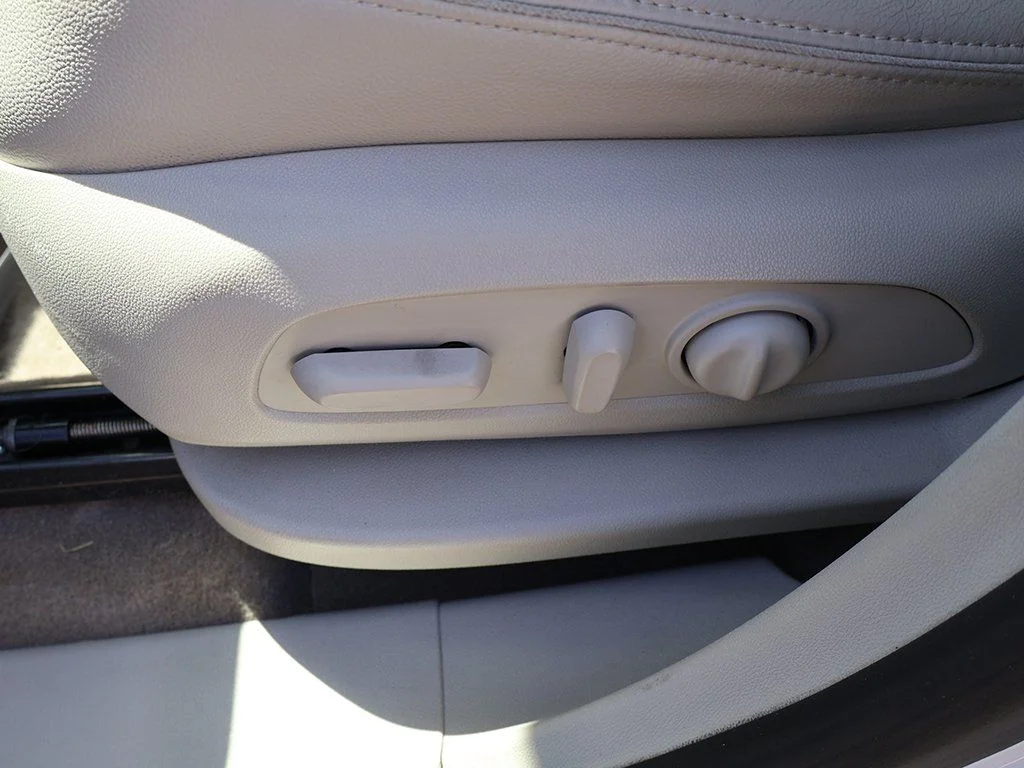 Used 2020 White GMC Denali image 33
