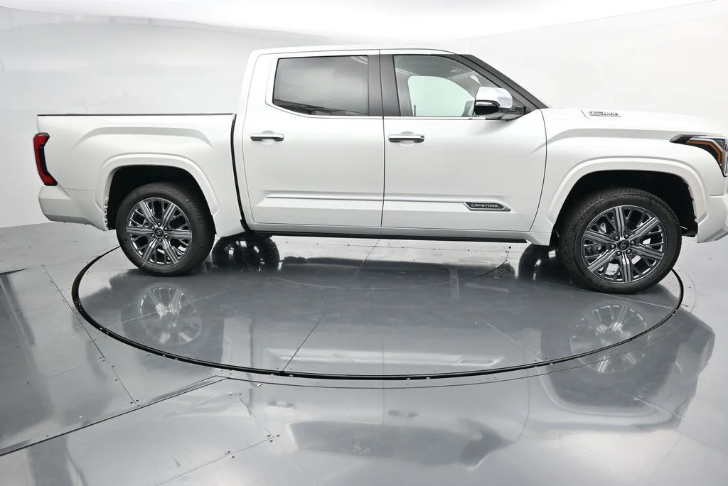 New 2026 Wind Chill Pearl <sup>1</sup> Toyota Tundra Capstone image 9