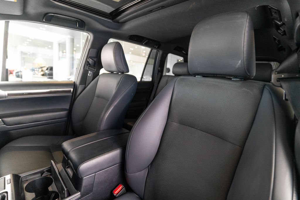 Used 2022 Black Lexus 460 image 5