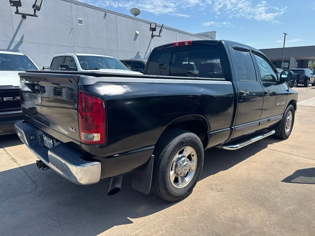 Used 2005 Black Dodge SLT image 2