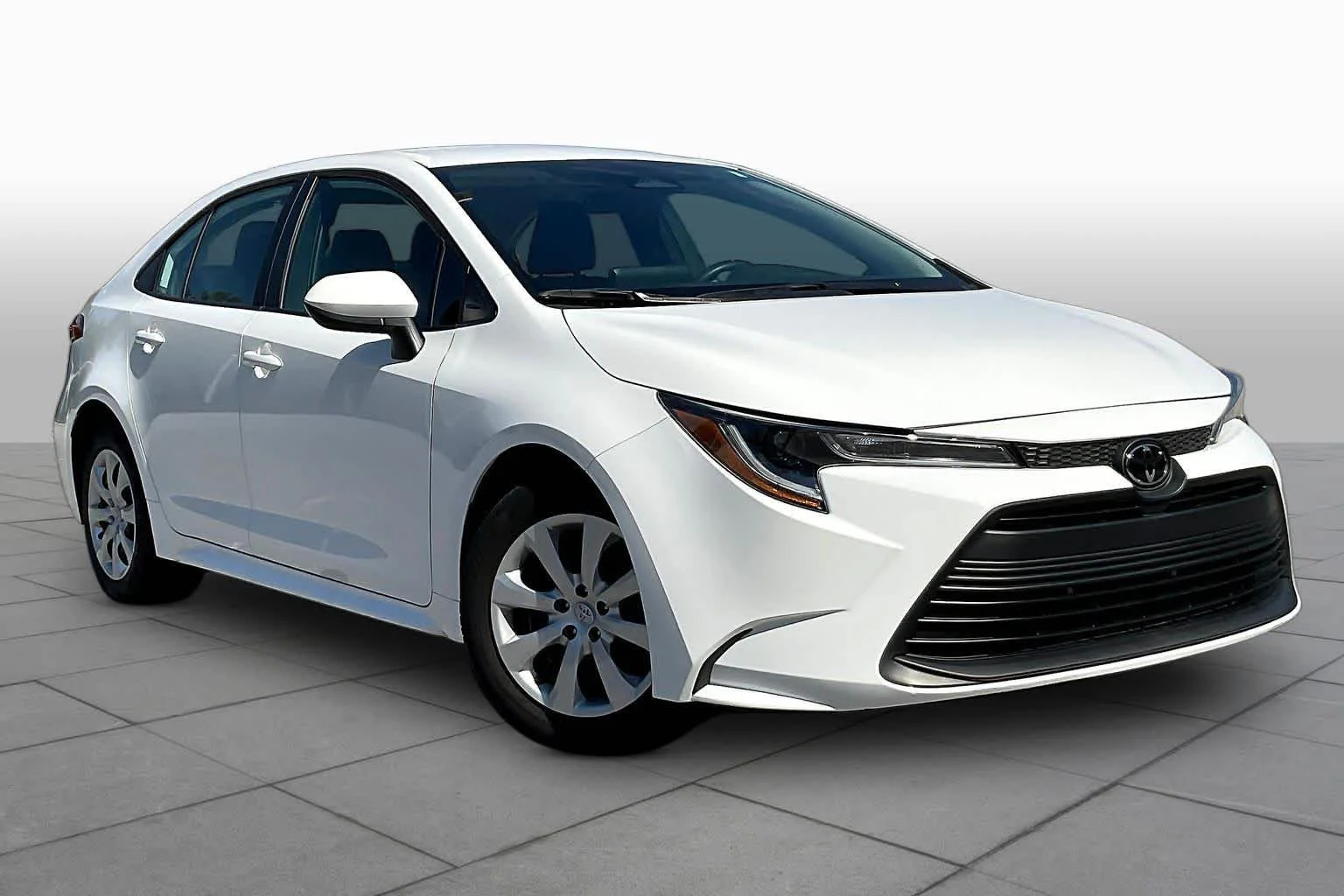 Used 2024 Ice Cap Toyota LE image 3