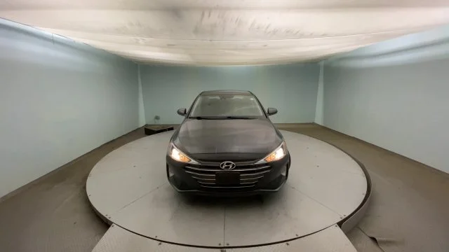 Used 2020 Gray Hyundai SE image 9