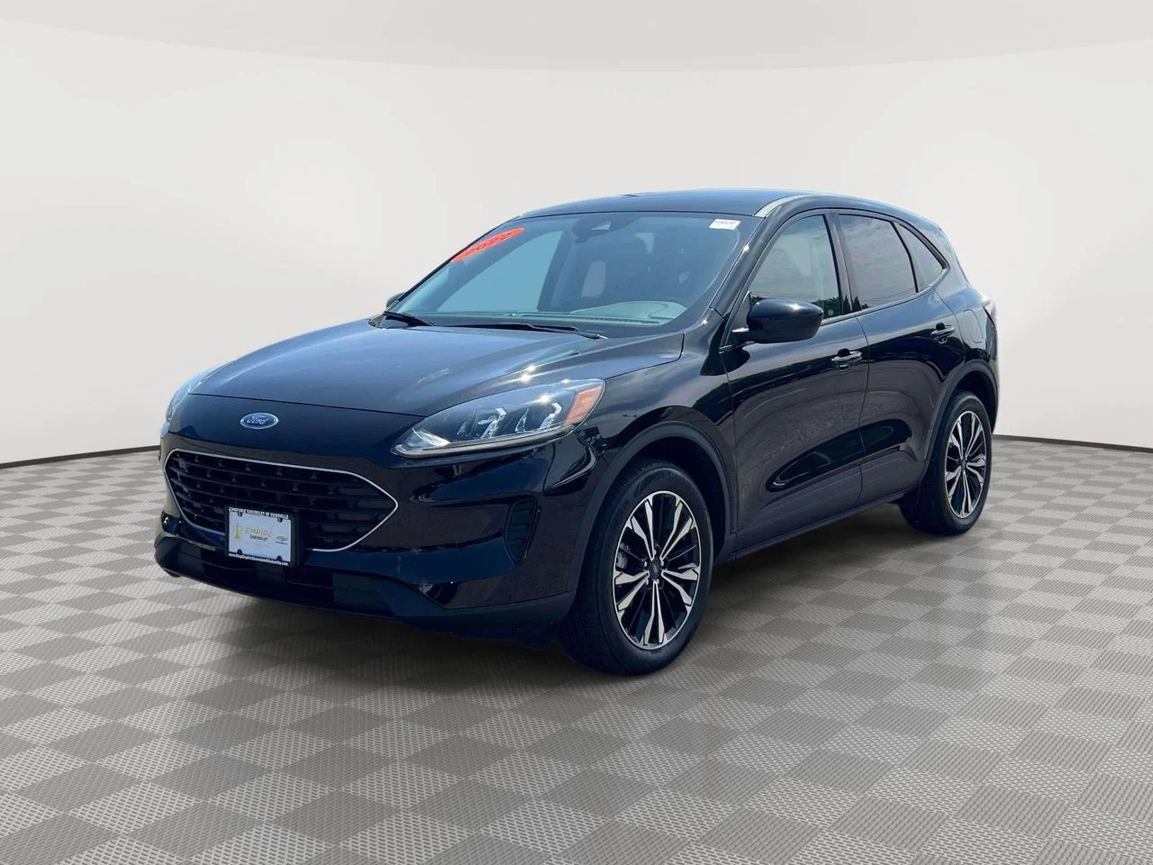 Used 2022 AGATE BLACK METALLIC Ford SE image 3