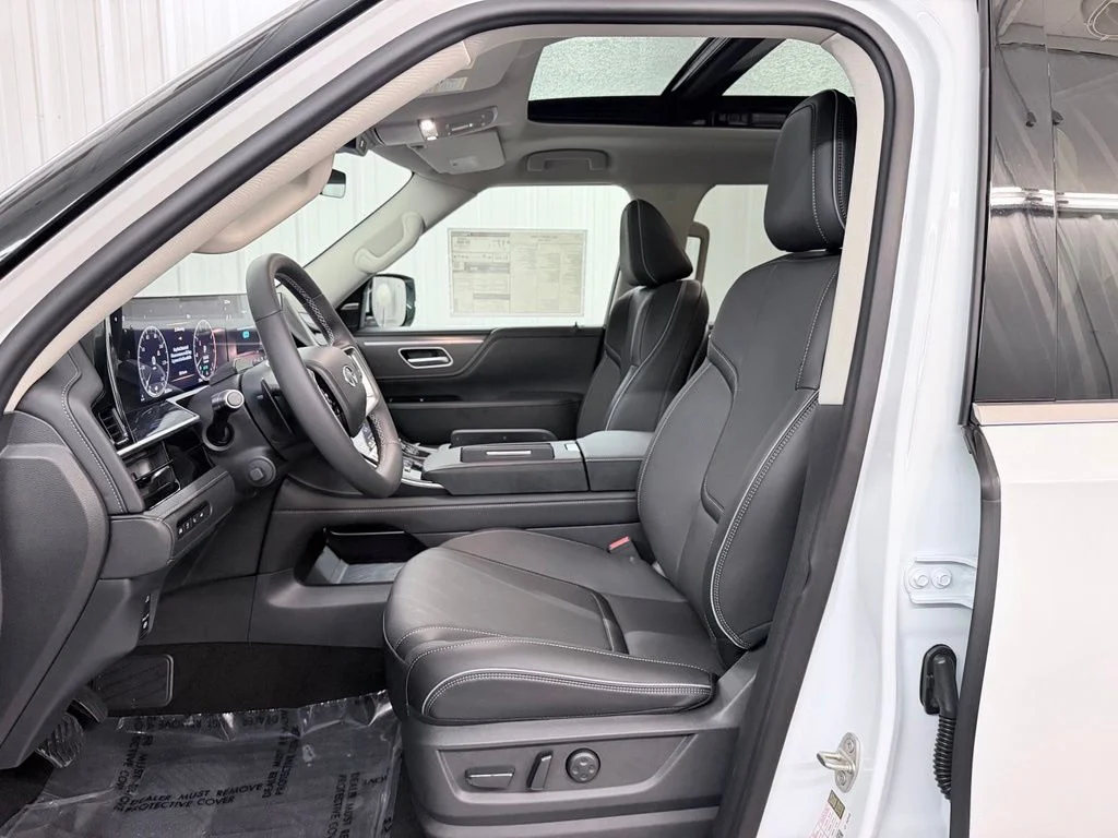New 2027 RADIANT WHITE INFINITI Luxe 4WD image 11