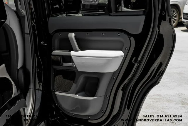 New 2026 Santorini Black Land Rover S image 51