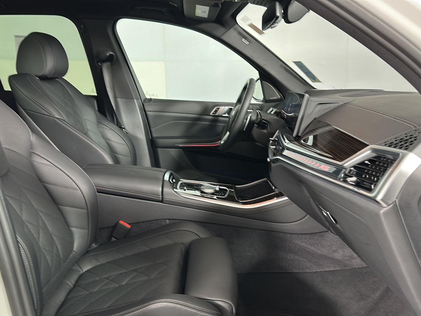 New 2026 Alpine White BMW xDrive50e image 28
