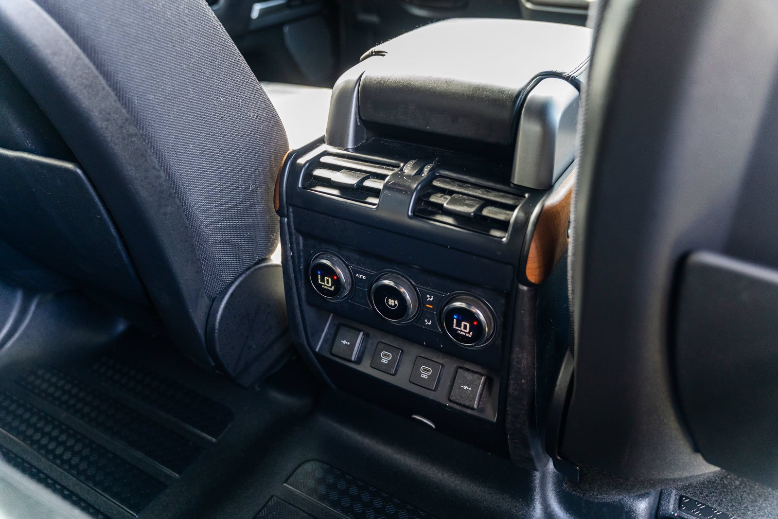 Used 2021  Land Rover X image 23
