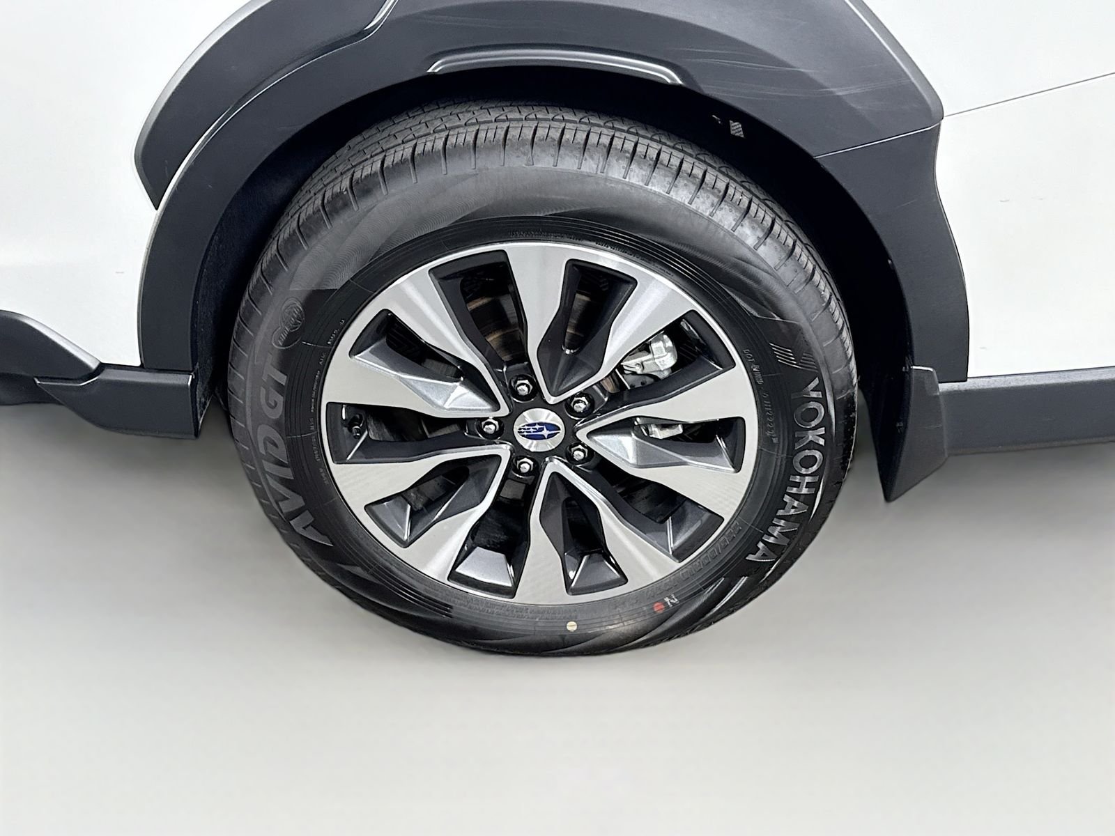 Used 2024 Crystal White Pearl Subaru Touring image 9