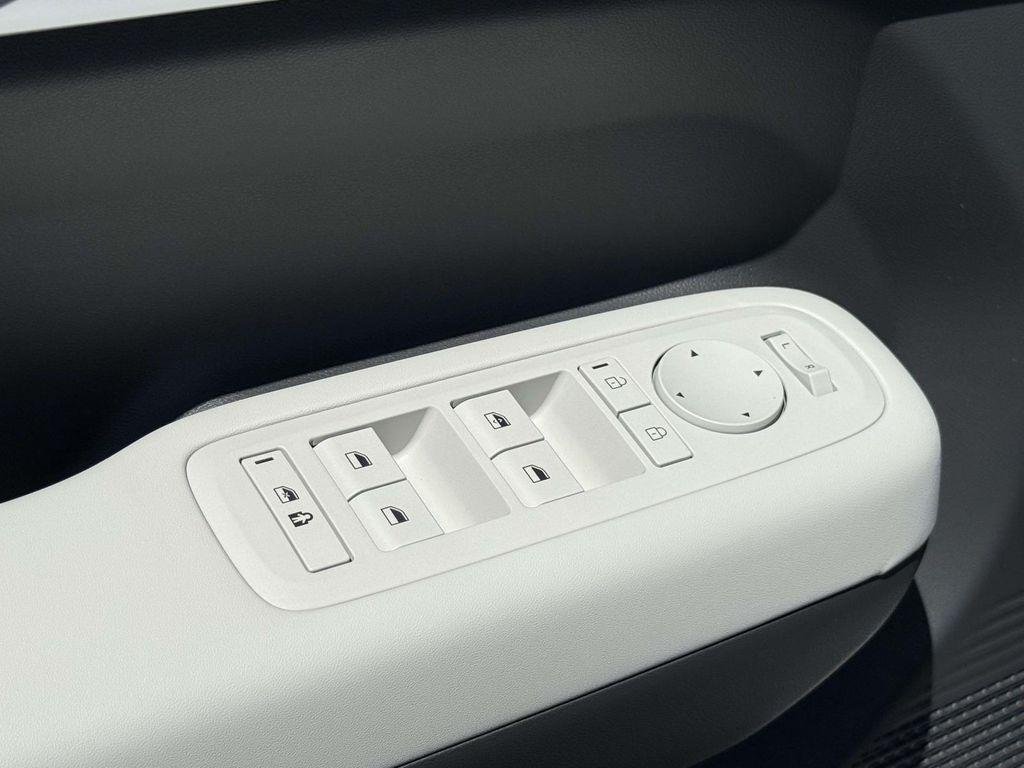 New 2026 White Hyundai SE image 29