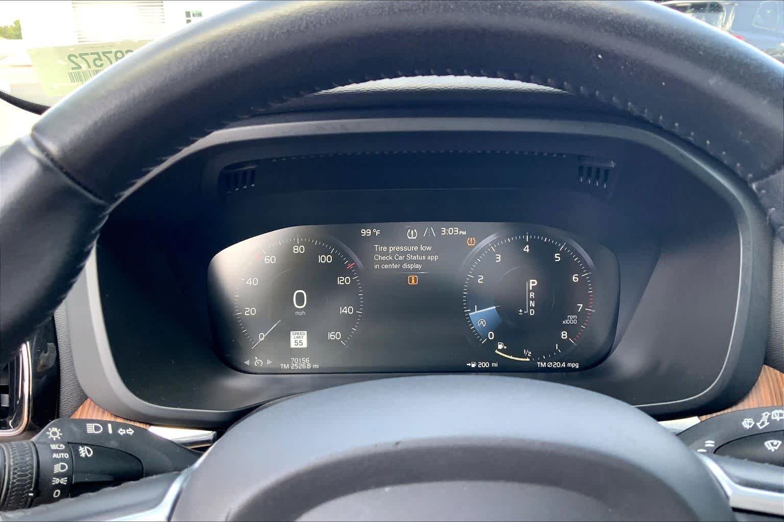 Used 2021 Onyx Black Metallic Volvo Momentum image 26