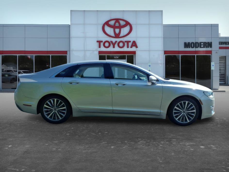 Used 2017 Palladium White Gold Metallic Lincoln Select image 7