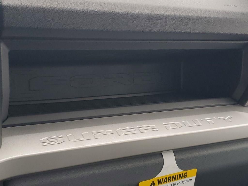 New 2025 Oxford White Ford F-350® XL image 18