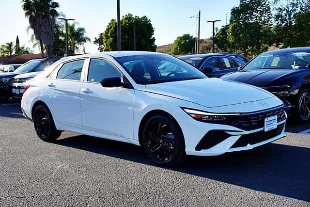 Used 2026 White Hyundai SEL Sport image 5