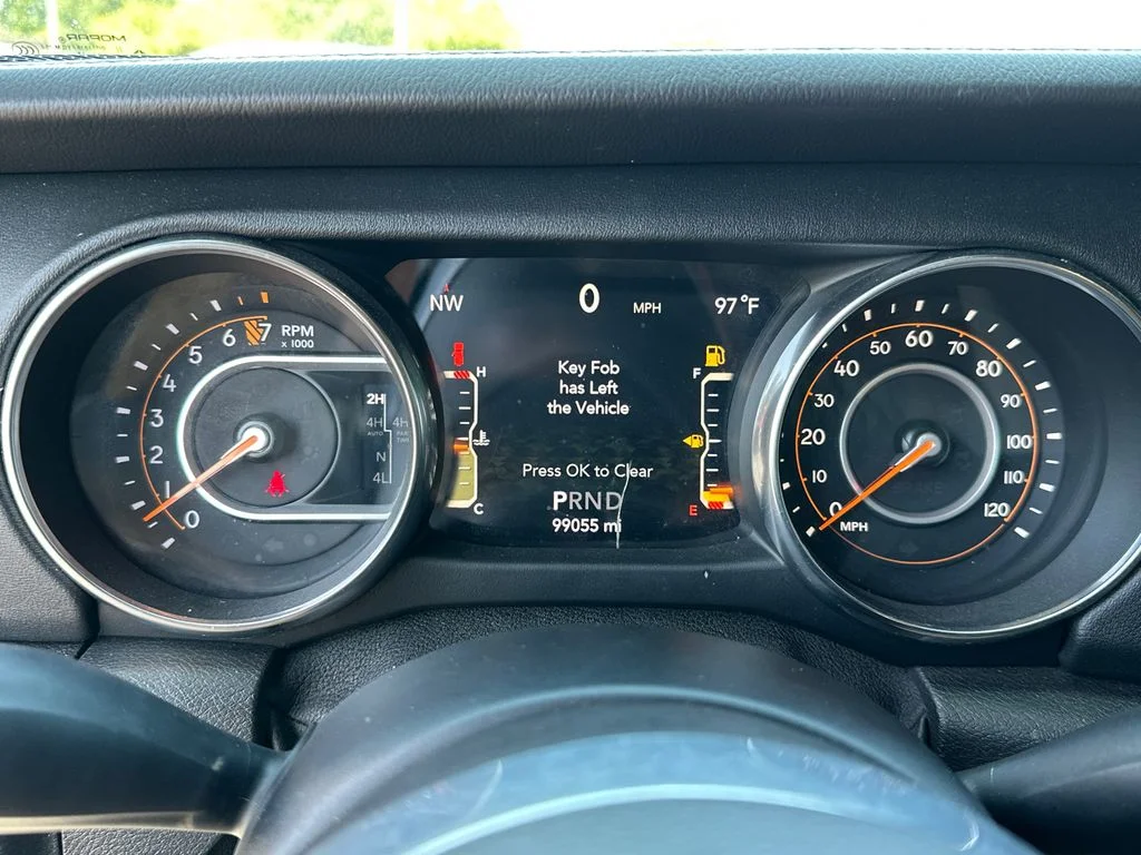 Used 2019 White Jeep Unlimited Sahara image 27