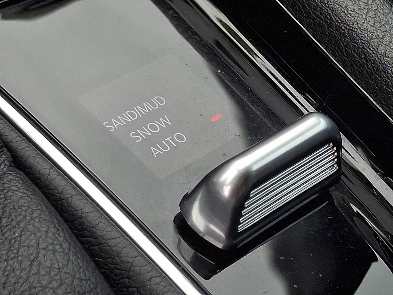 Used 2024 GRAY Jeep Limited image 24