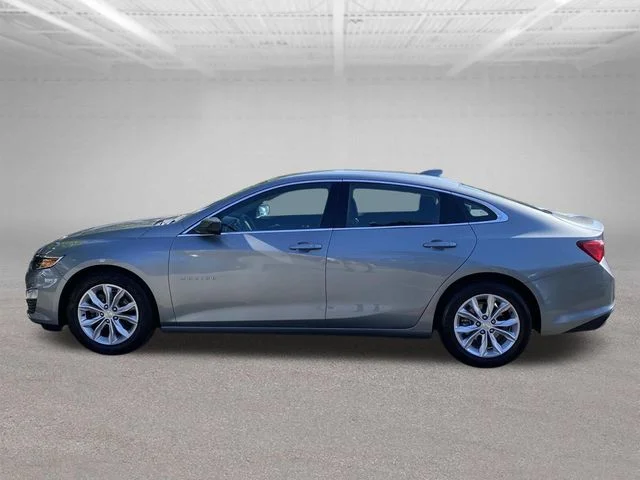 Used 2024 Gray Chevrolet LT image 26