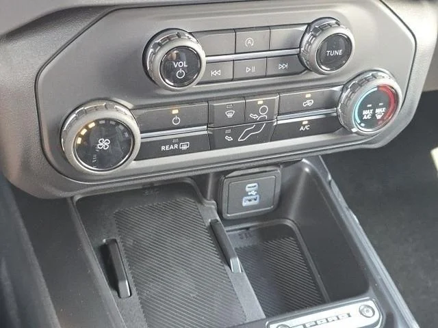 2025 Ford Bronco 4-Door Base - Photo 29