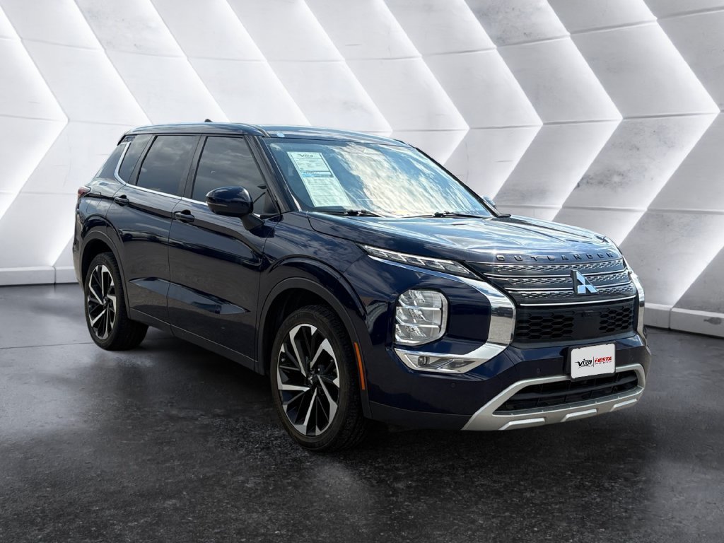 Used 2024 Blue Mitsubishi SE image 1