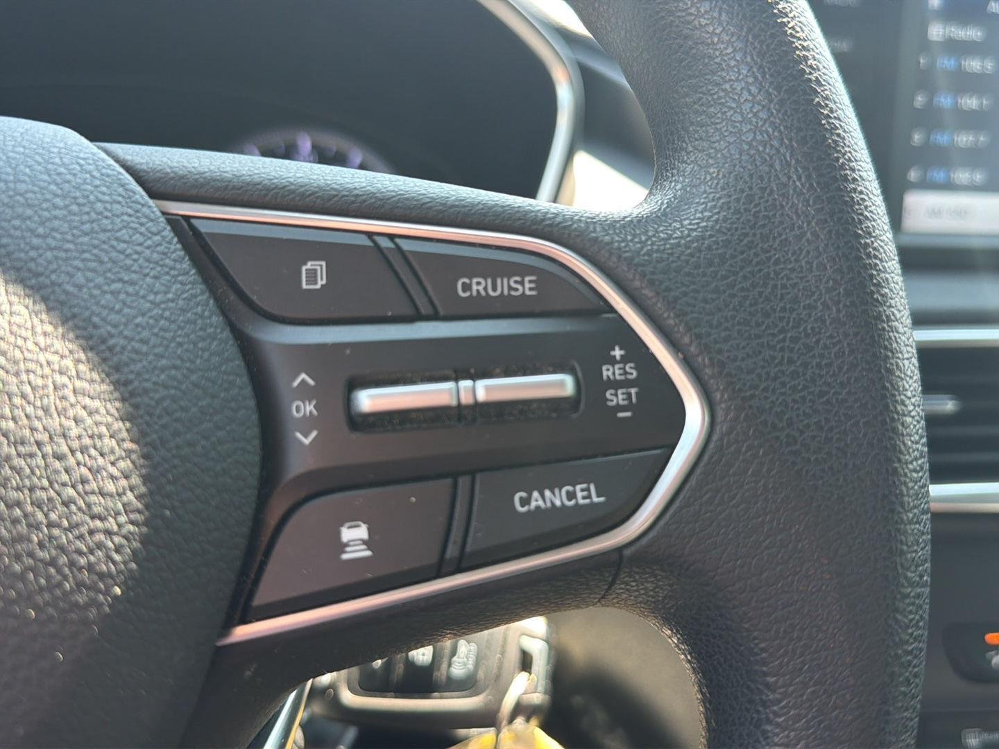 Used 2020 Twilight Black Hyundai SE image 17