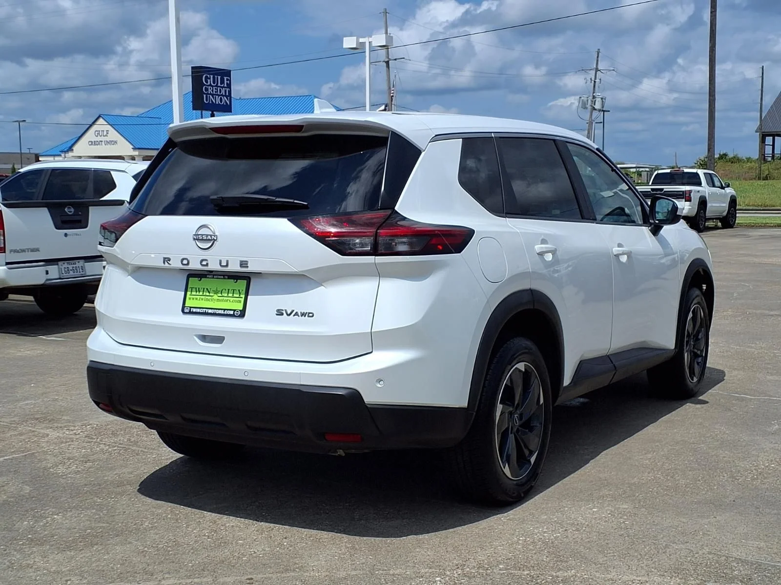 Certified Used 2024 White Nissan SV image 6