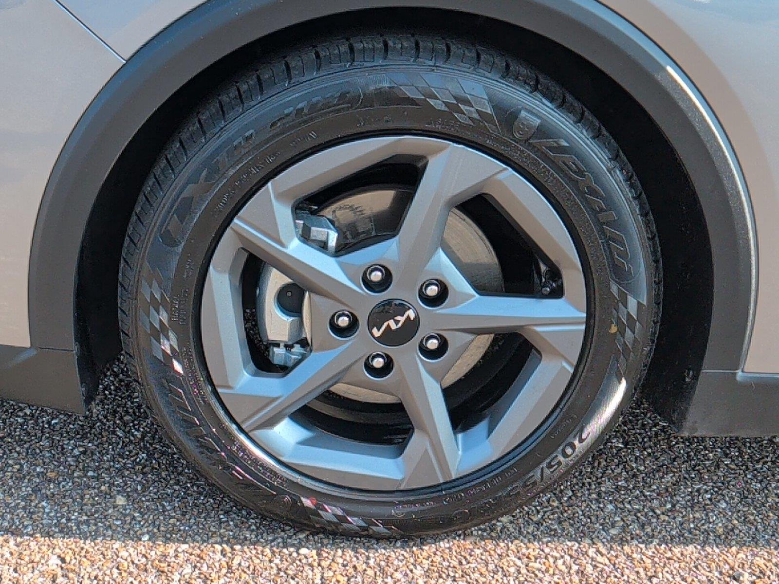 Used 2025 Steel Gray Kia LXS image 9