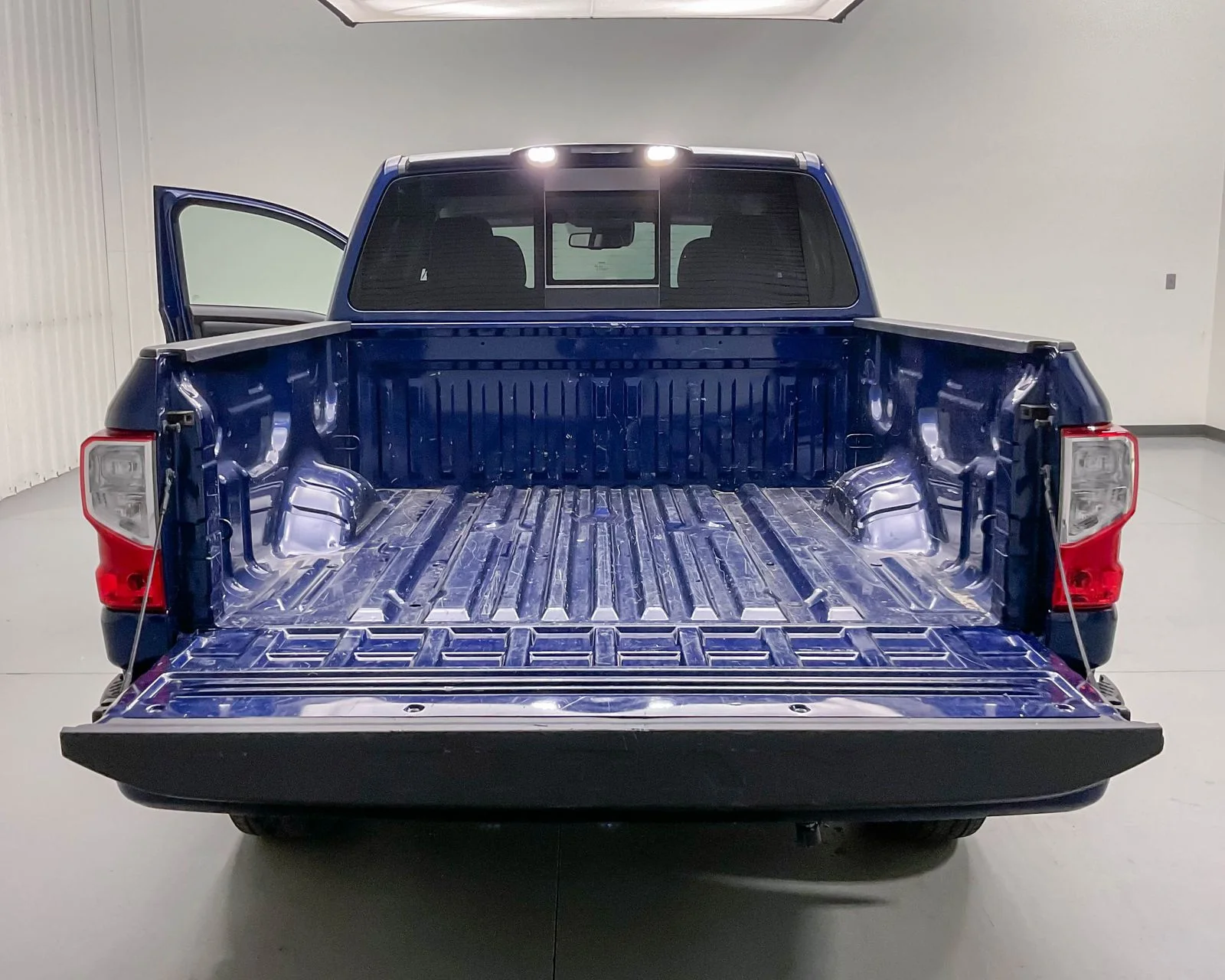 Used 2021 Blue Nissan SV image 21