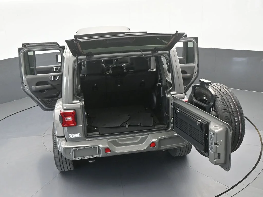 Used 2022 Sting-Gray Clearcoat Jeep Unlimited Sahara High Altitude image 72