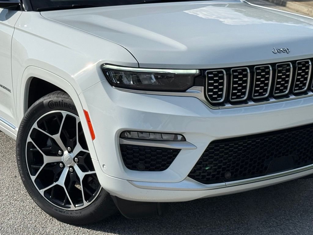 Used 2024 White Jeep Summit image 4