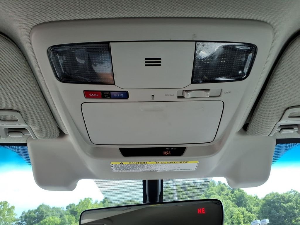 Used 2019 Gray Subaru 2.5i Premium image 33