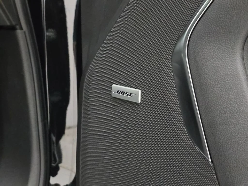 2025 Chevrolet Suburban Z71 - Photo 35