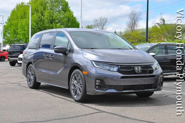 2026 Honda Odyssey Touring's photo