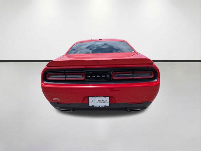 Used 2019 Red Dodge SXT image 5