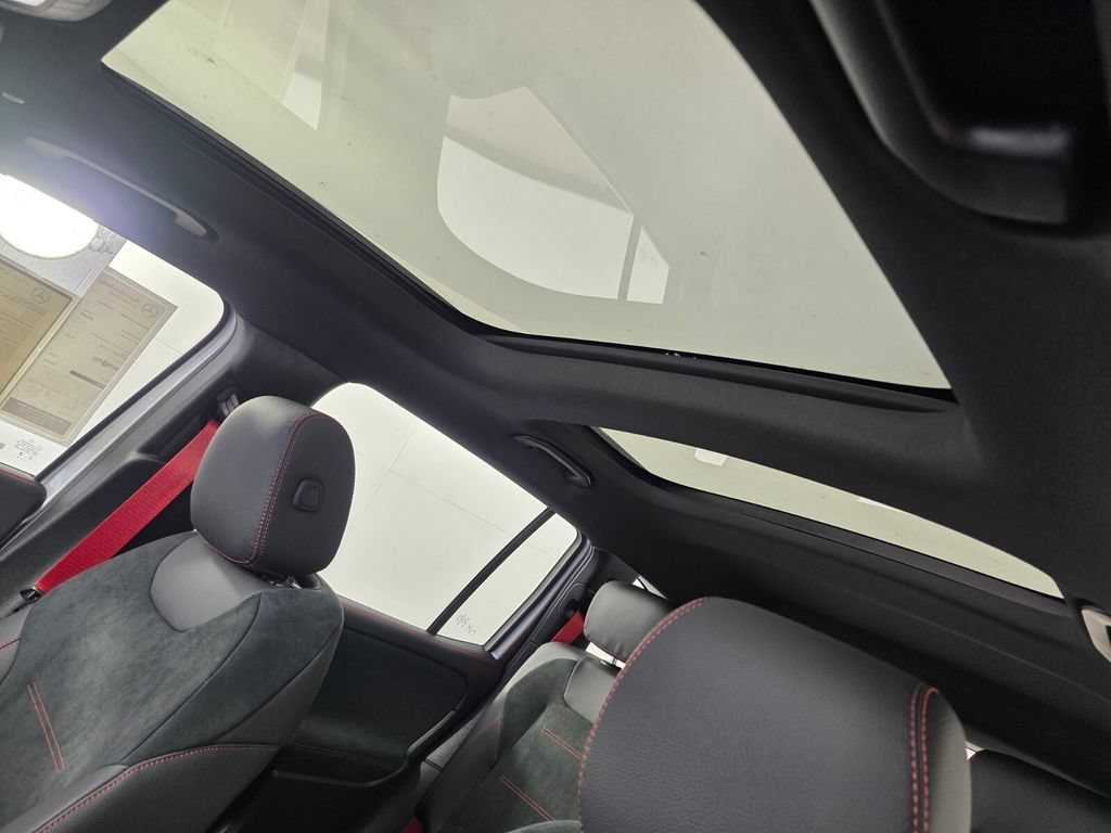 2026 Mercedes-Benz GLB AMG GLB 35 - Photo 28