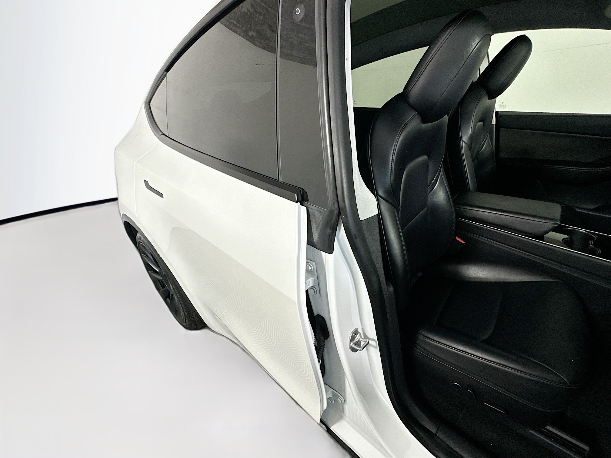 Used 2021 White Tesla Standard Range image 27