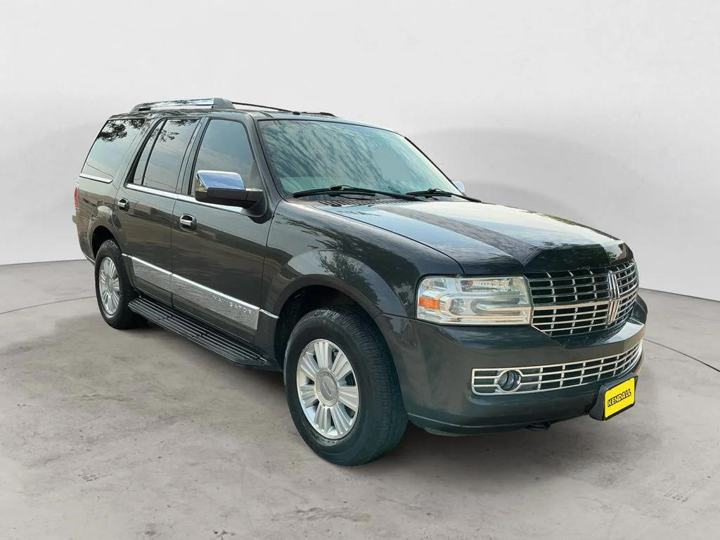 Used 2007 Gray Lincoln Base image 3