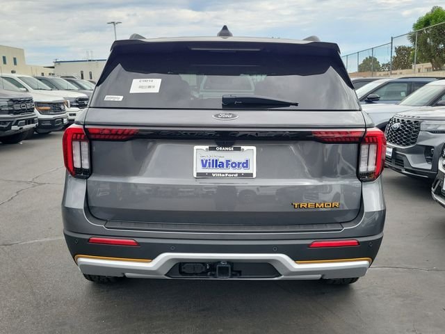 New 2026 Carbonized Gray Metallic Ford Tremor® image 24